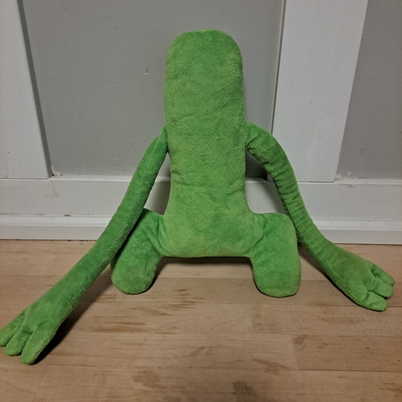 Rainbow Friends Green Character Plush – 12” - Picture 3 of 4